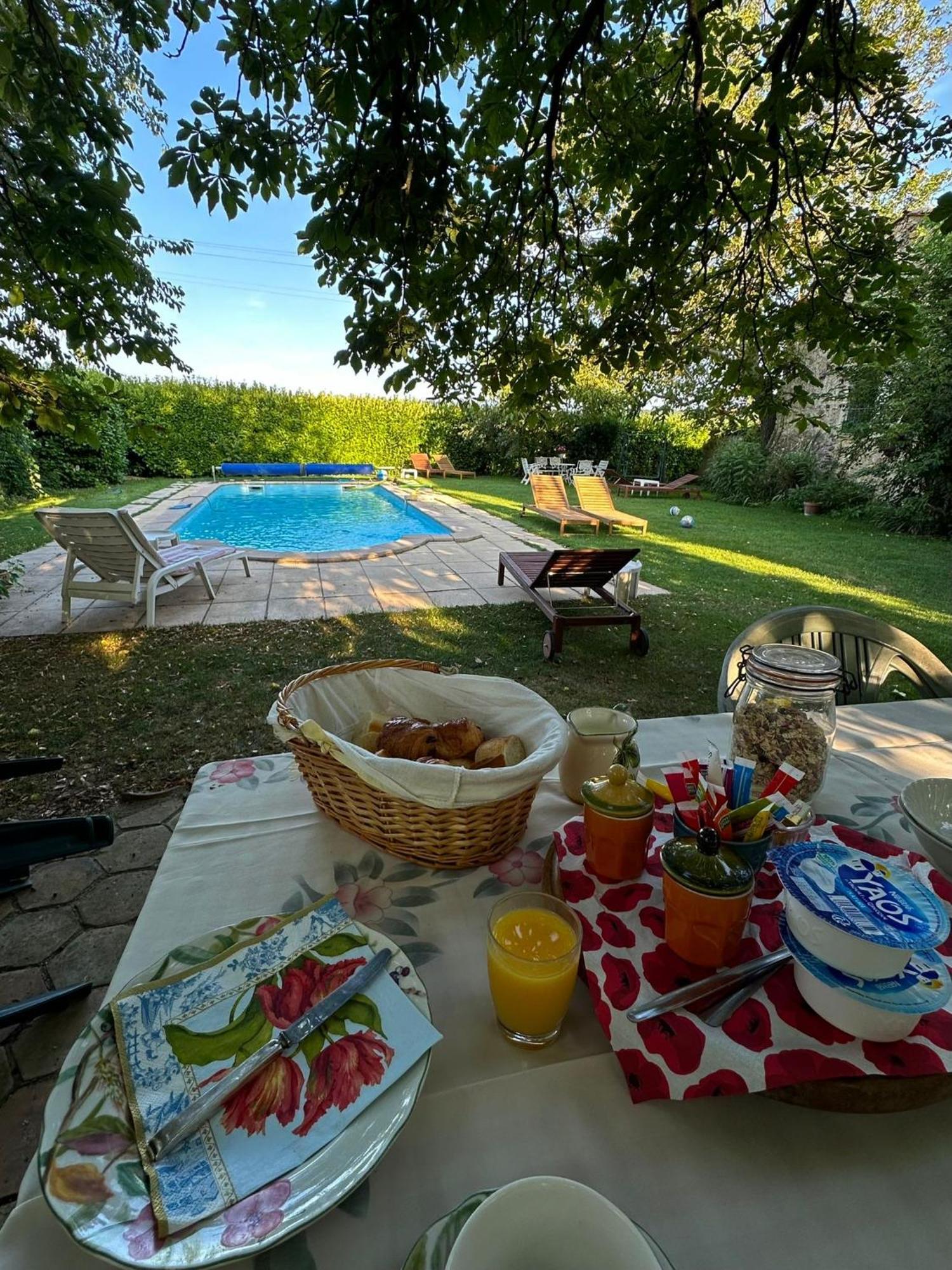 Chez Janie Hirst Διαμέρισμα Sauzet  Εξωτερικό φωτογραφία